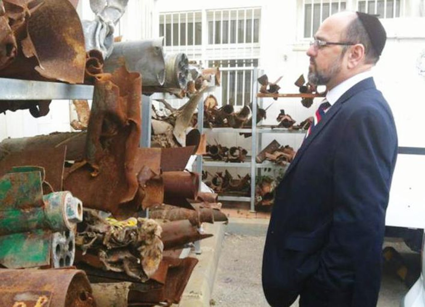 ,ועל ניסיך. מרגי והטילים