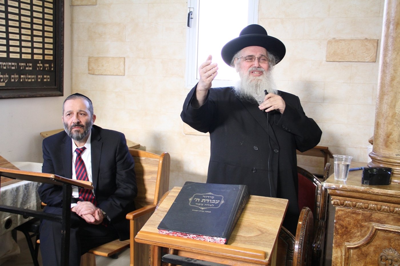אריה דרעי בסיור בבירת הנגב: תלמידים וסוכריות בשוק