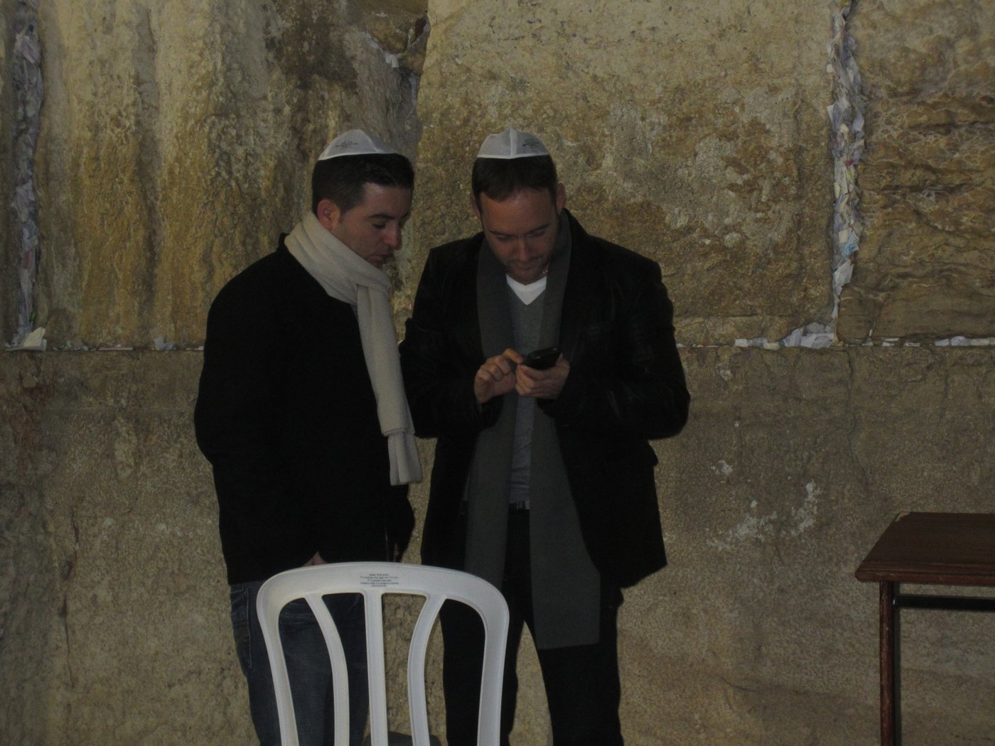 פפארצ'י: שחקנים ישראלים ביקרו בכותל המערבי