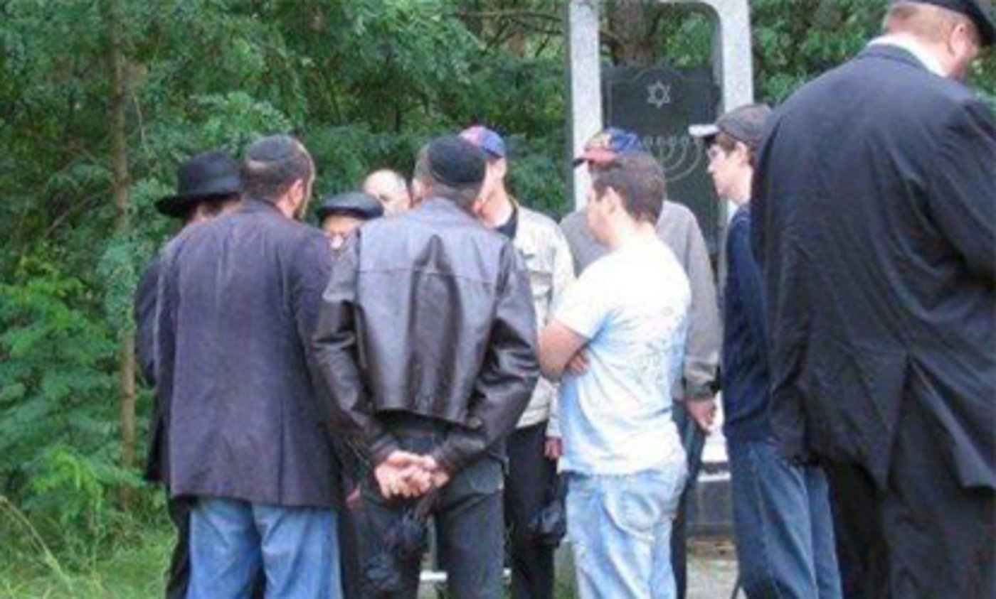 הסבא שנקבר מחדש השלים מעולם האמת את הבר מצוה לנכדו