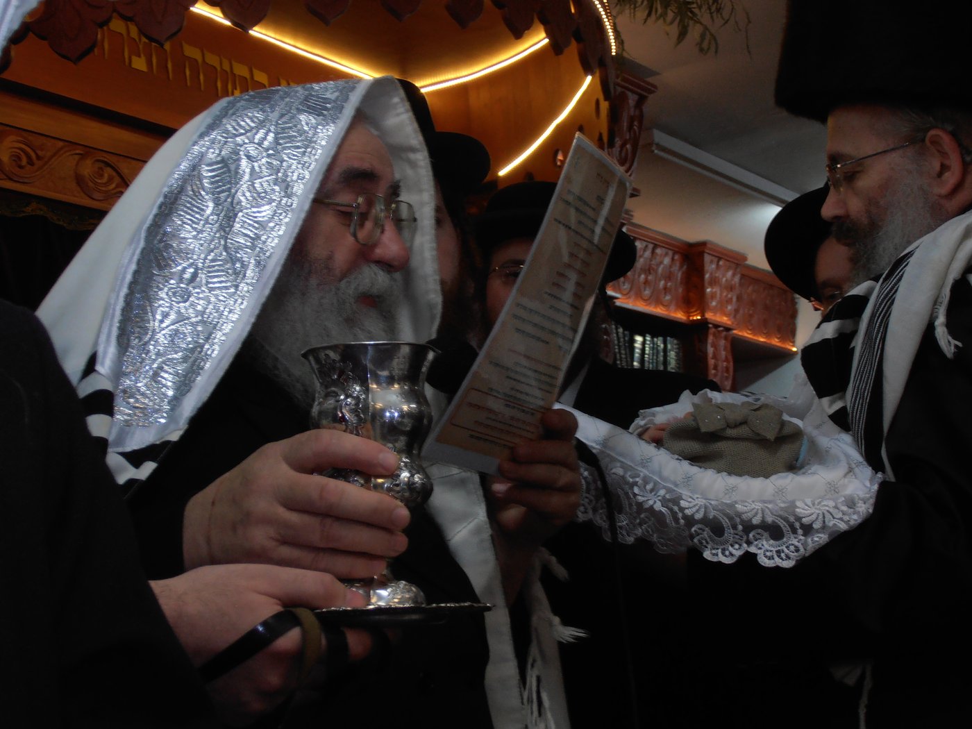 מראות חייו של האדמו"ר מסאדיגורא זצ"ל • גלריה