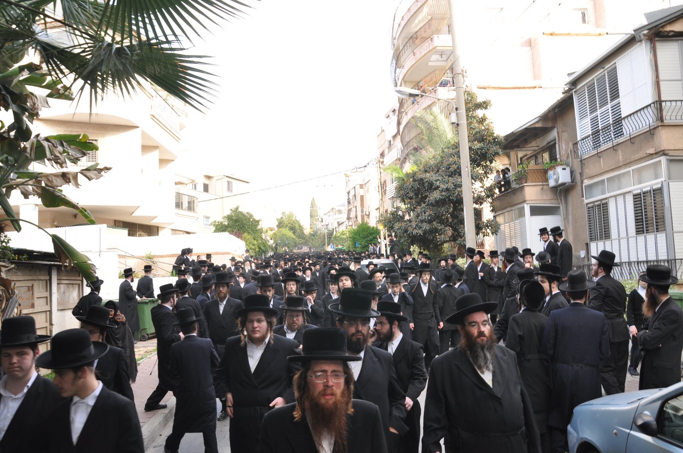 רבבות במסע ההלוויה של כ"ק האדמו"ר מסדיגורא