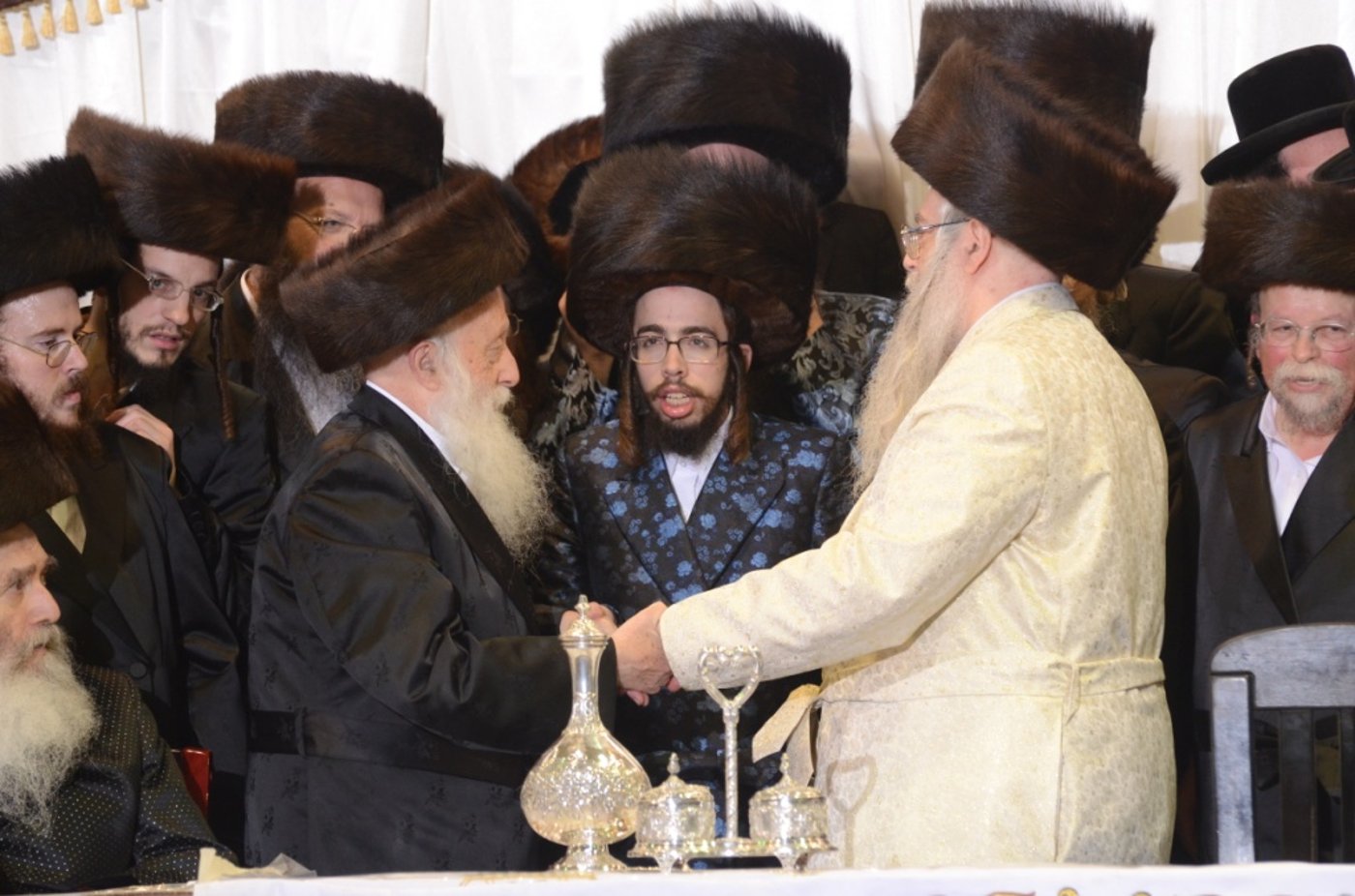 אלפים בשמחת נישואי נכדו הבכור של האדמו"ר מצאנז