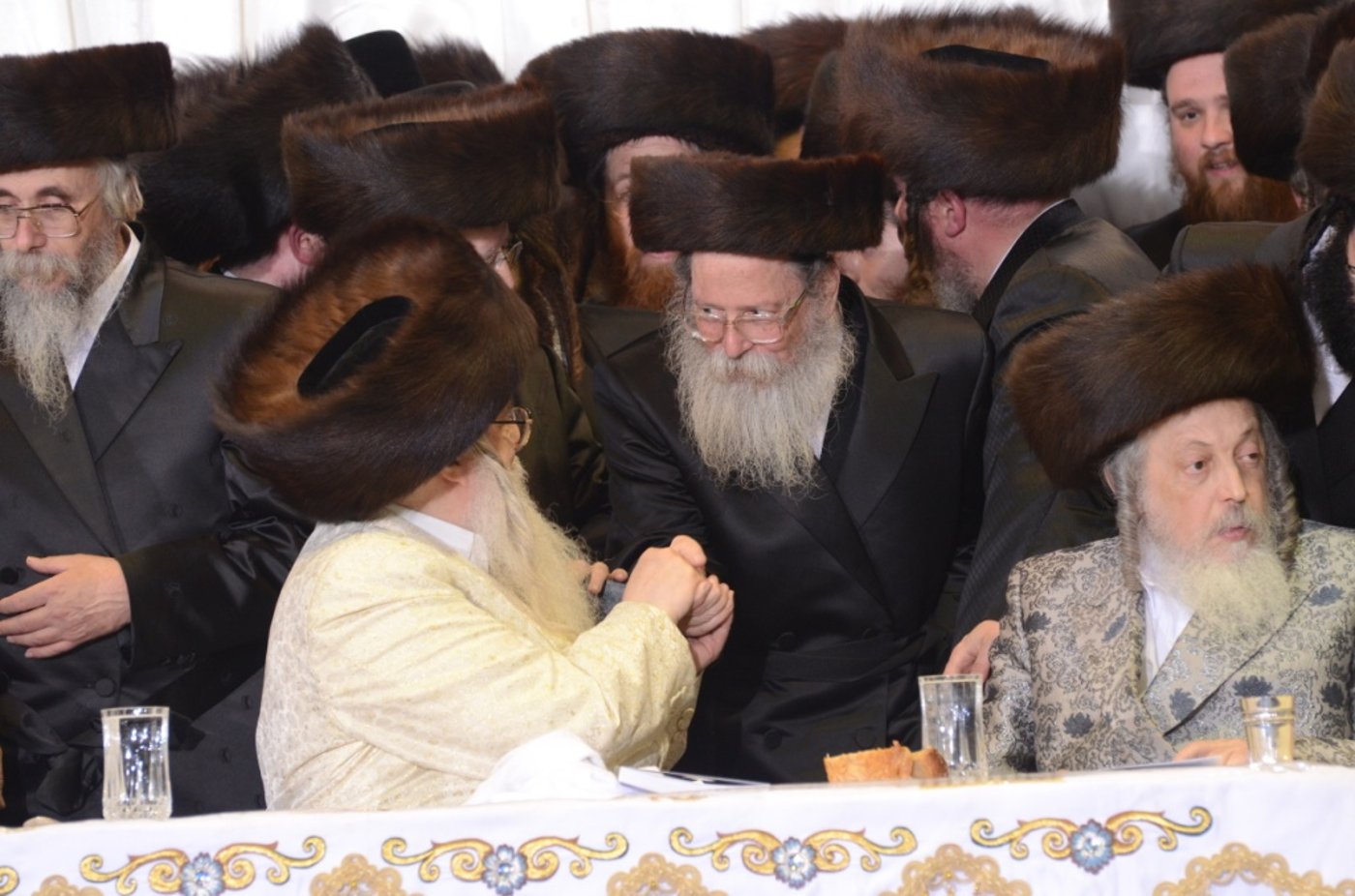 אלפים בשמחת נישואי נכדו הבכור של האדמו"ר מצאנז