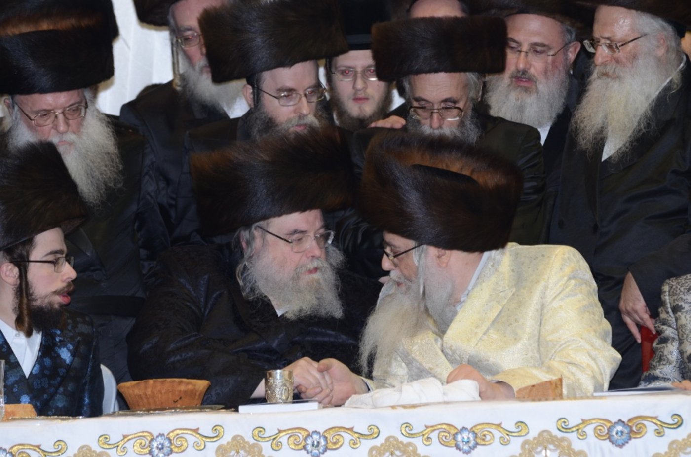 אלפים בשמחת נישואי נכדו הבכור של האדמו"ר מצאנז