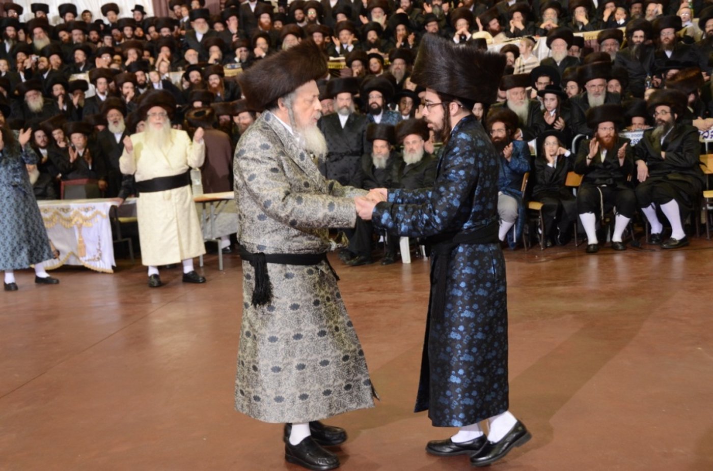 אלפים בשמחת נישואי נכדו הבכור של האדמו"ר מצאנז