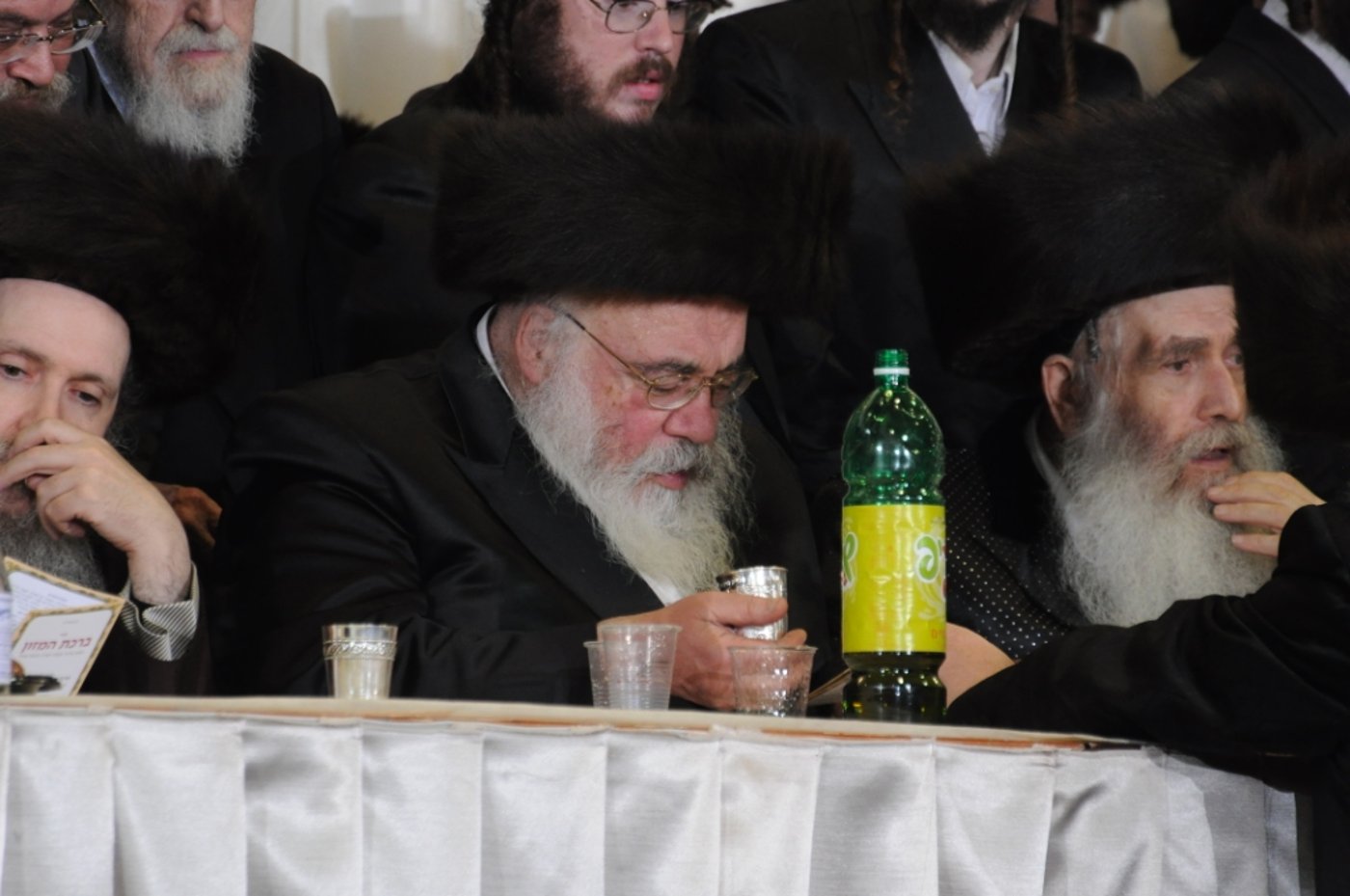 אלפים בשמחת נישואי נכדו הבכור של האדמו"ר מצאנז