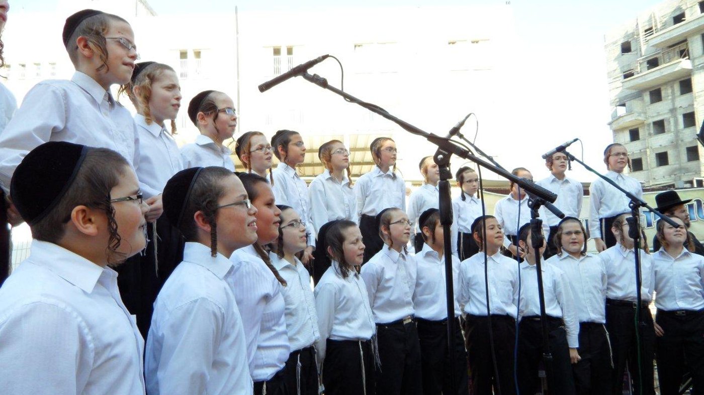 קביעת מזוזות לבניין הת"ת החדש של פיטסבורג • גלריה