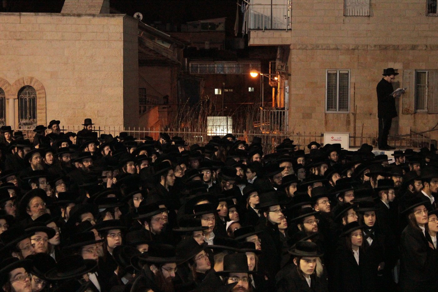 תיעוד: אלפים ב'תיקון חצות' על גזירת הגיוס