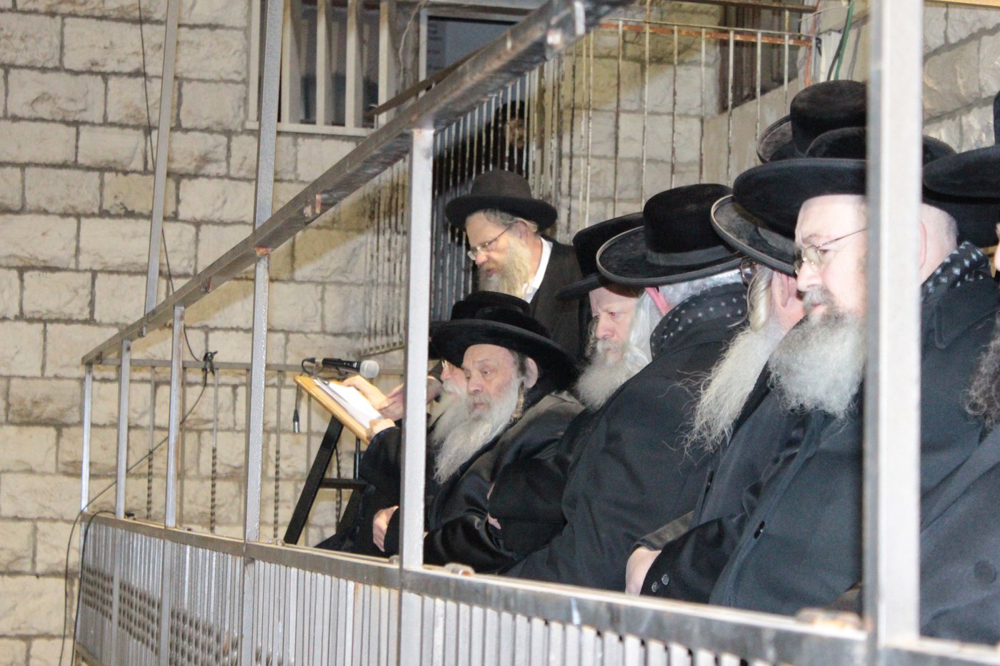 תיעוד: אלפים ב'תיקון חצות' על גזירת הגיוס