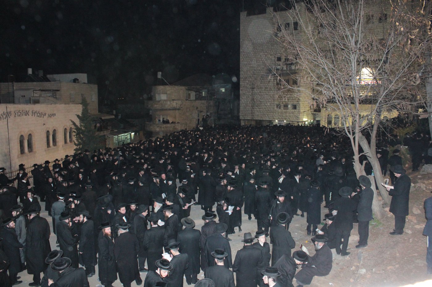 תיעוד: אלפים ב'תיקון חצות' על גזירת הגיוס
