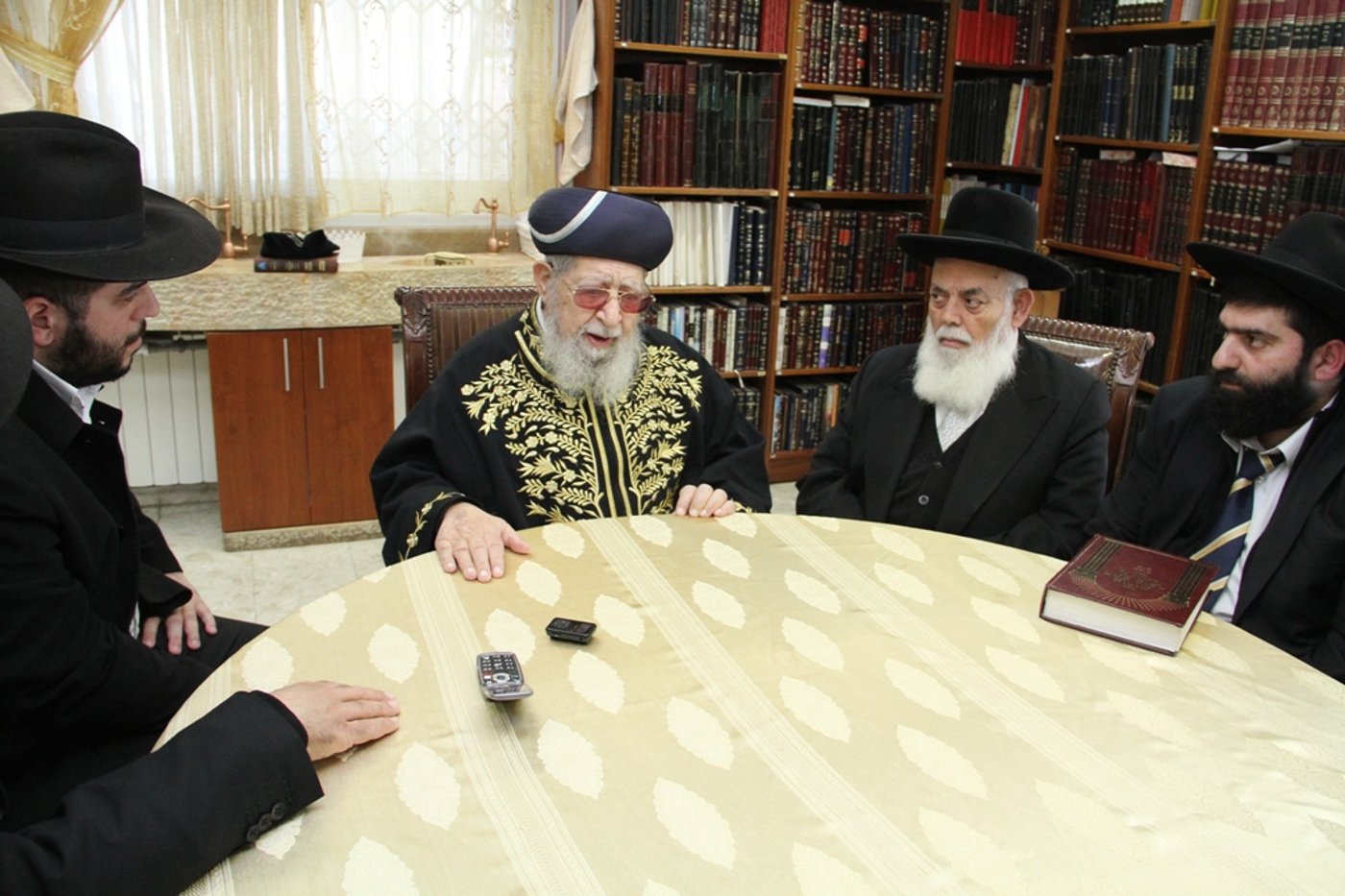 רבני גילה במעונו של מרן הגר"ע יוסף