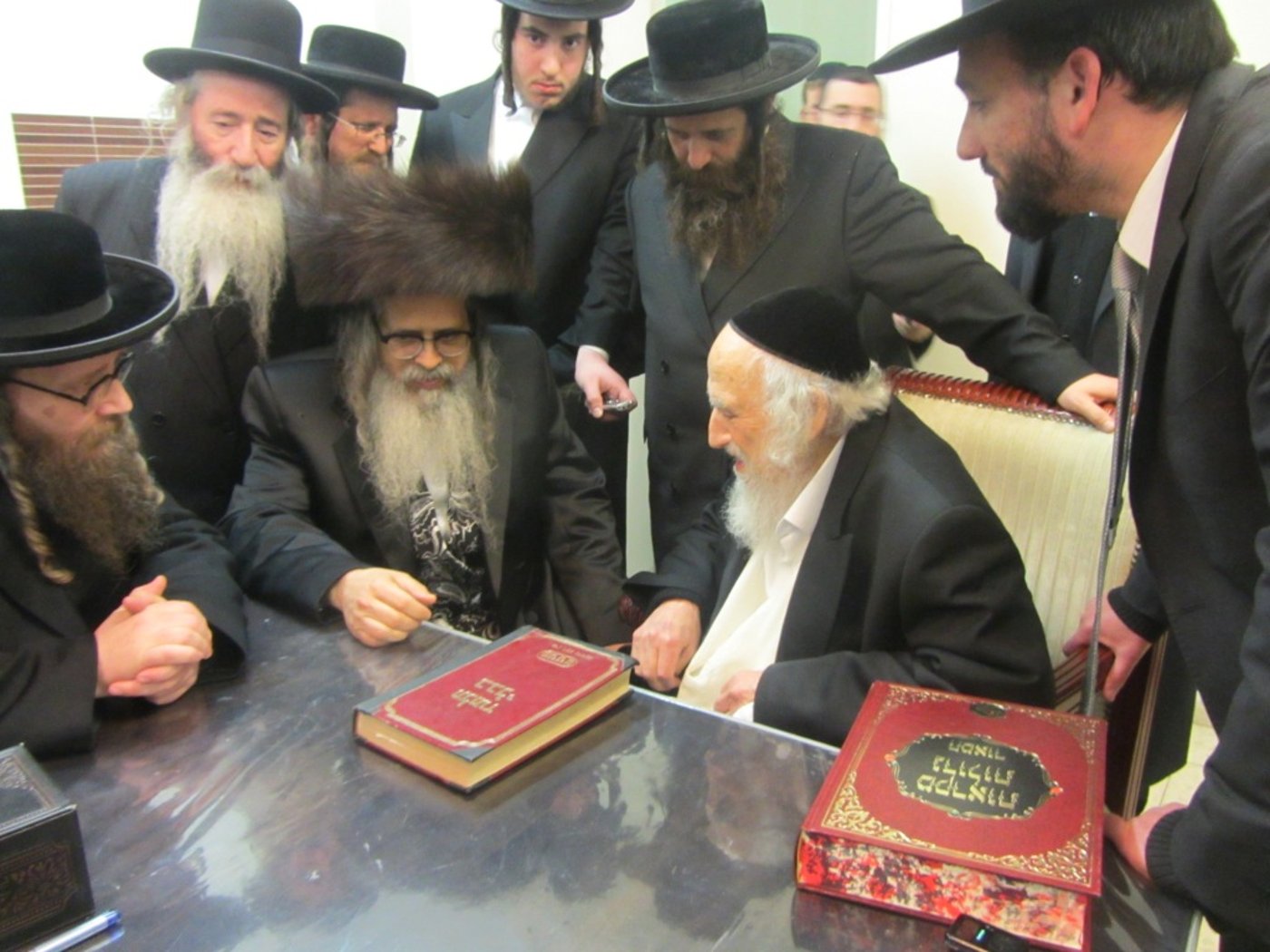 הרבי מסאטמר להגר"ש אויערבך: נשלחתי מארה"ב בשביל לחזק אתכם