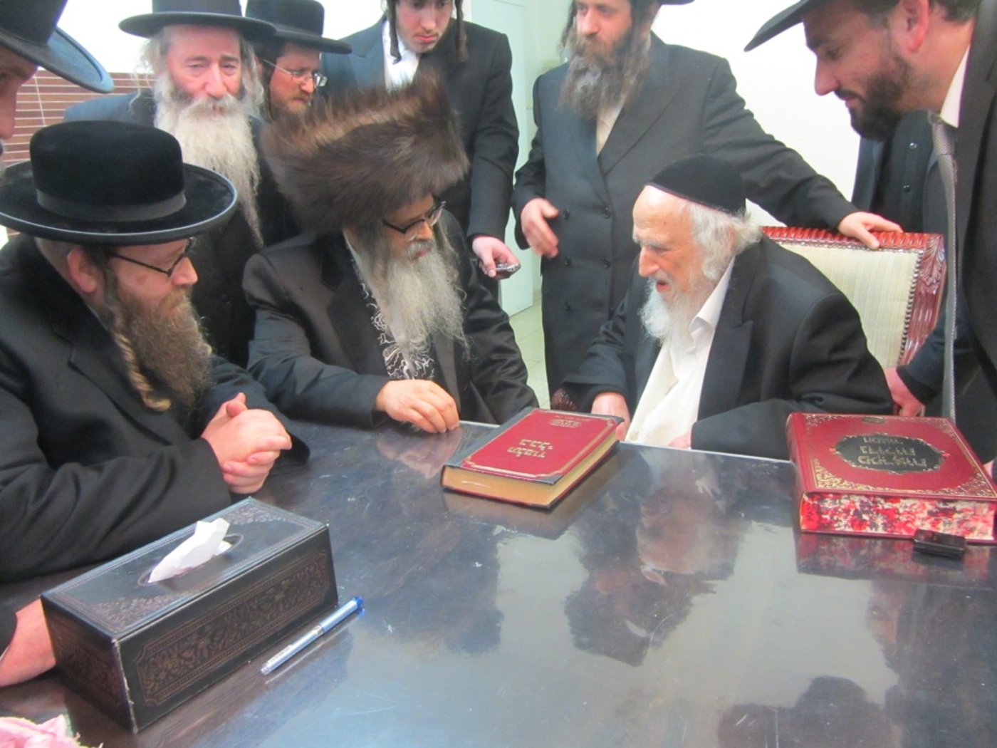 הרבי מסאטמר להגר"ש אויערבך: נשלחתי מארה"ב בשביל לחזק אתכם