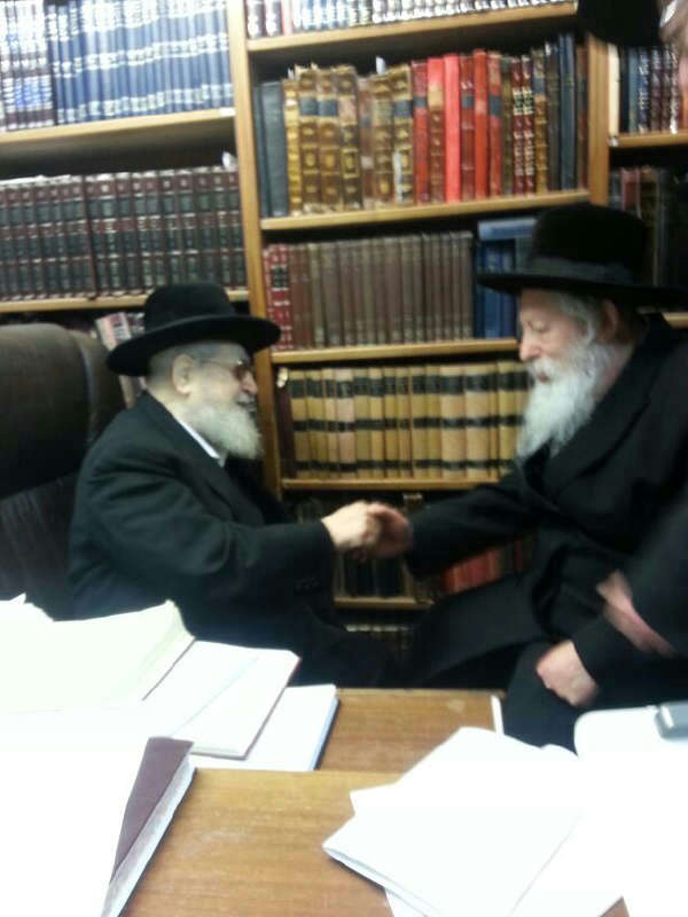 מרן האדמו"ר מגור הגיע לביתו של מרן הגר"ע יוסף