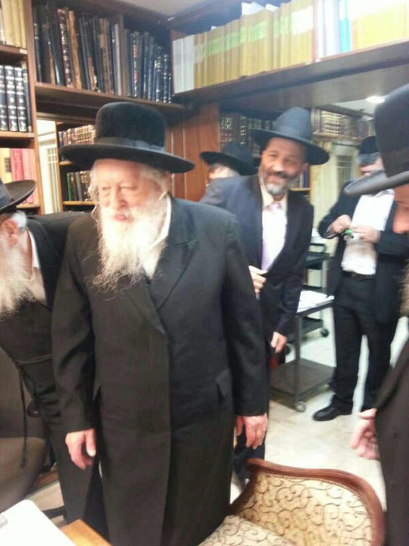 מרן האדמו"ר מגור הגיע לביתו של מרן הגר"ע יוסף