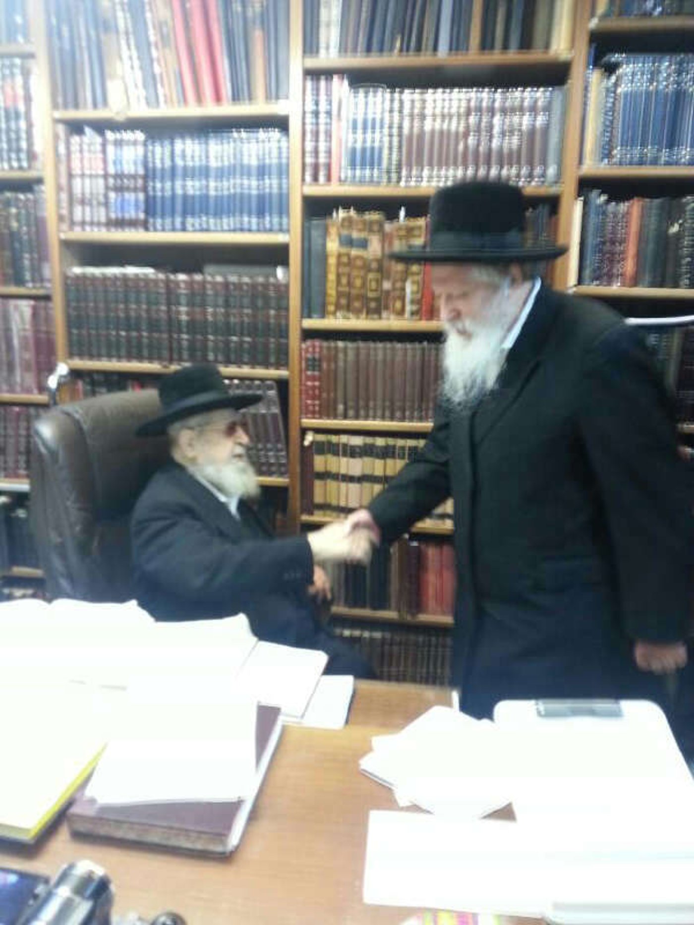 מרן האדמו"ר מגור הגיע לביתו של מרן הגר"ע יוסף