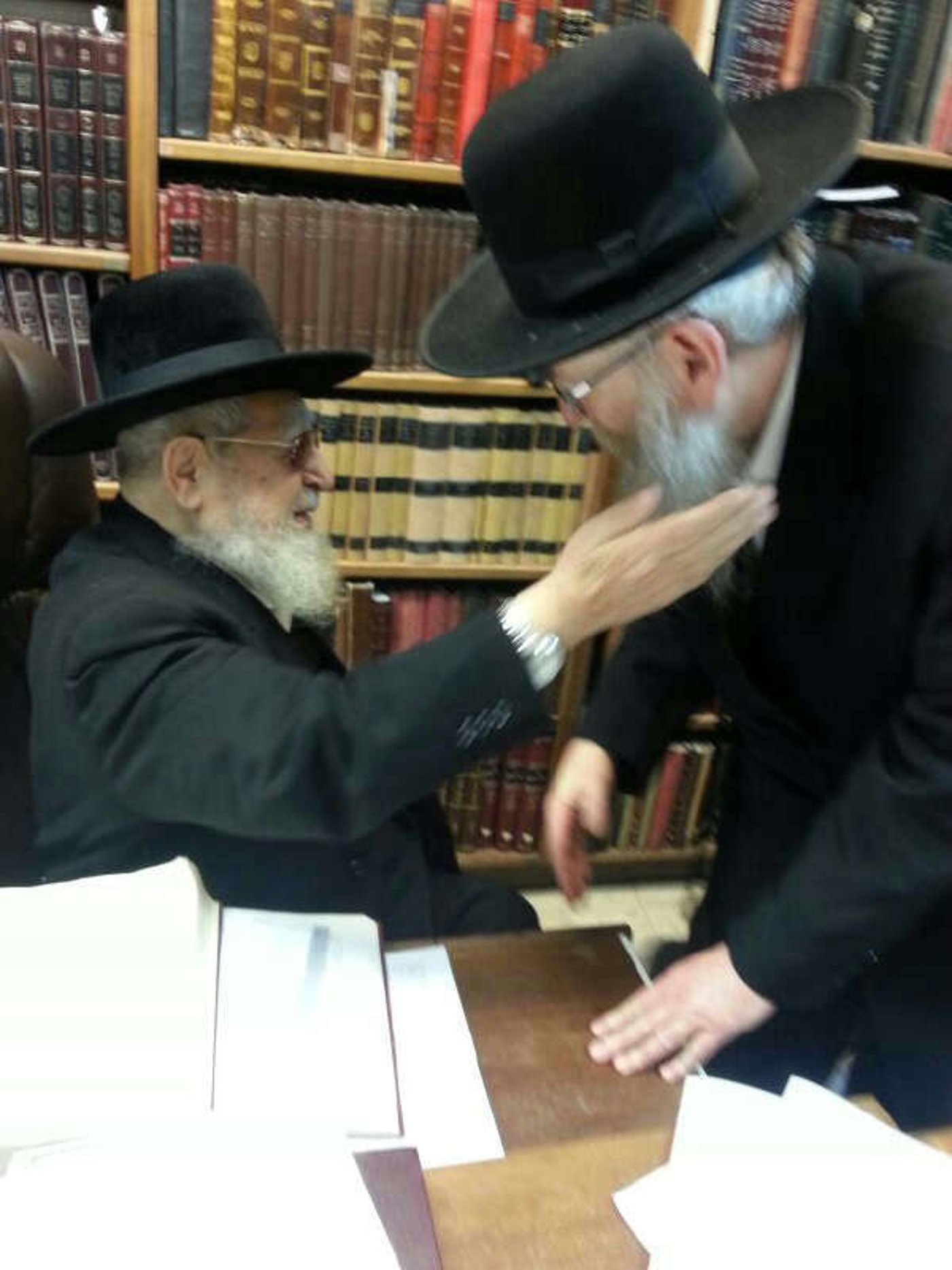 מרן האדמו"ר מגור הגיע לביתו של מרן הגר"ע יוסף
