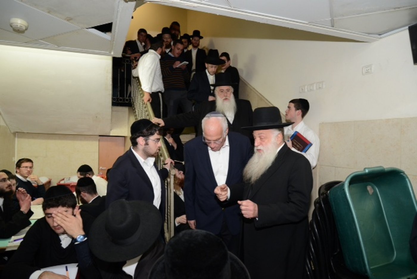 ח"כ אורי אריאל בביקור ב'מיר': מחזק את לומדי התורה