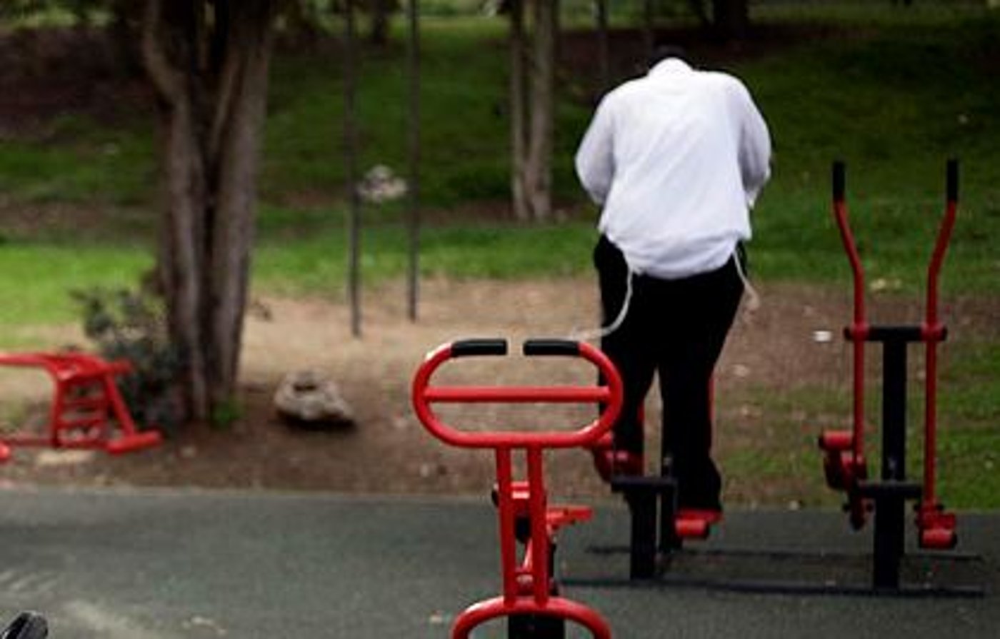 טרנד חדש: על מכשירי ההתעמלות יוצבו ספרי קודש