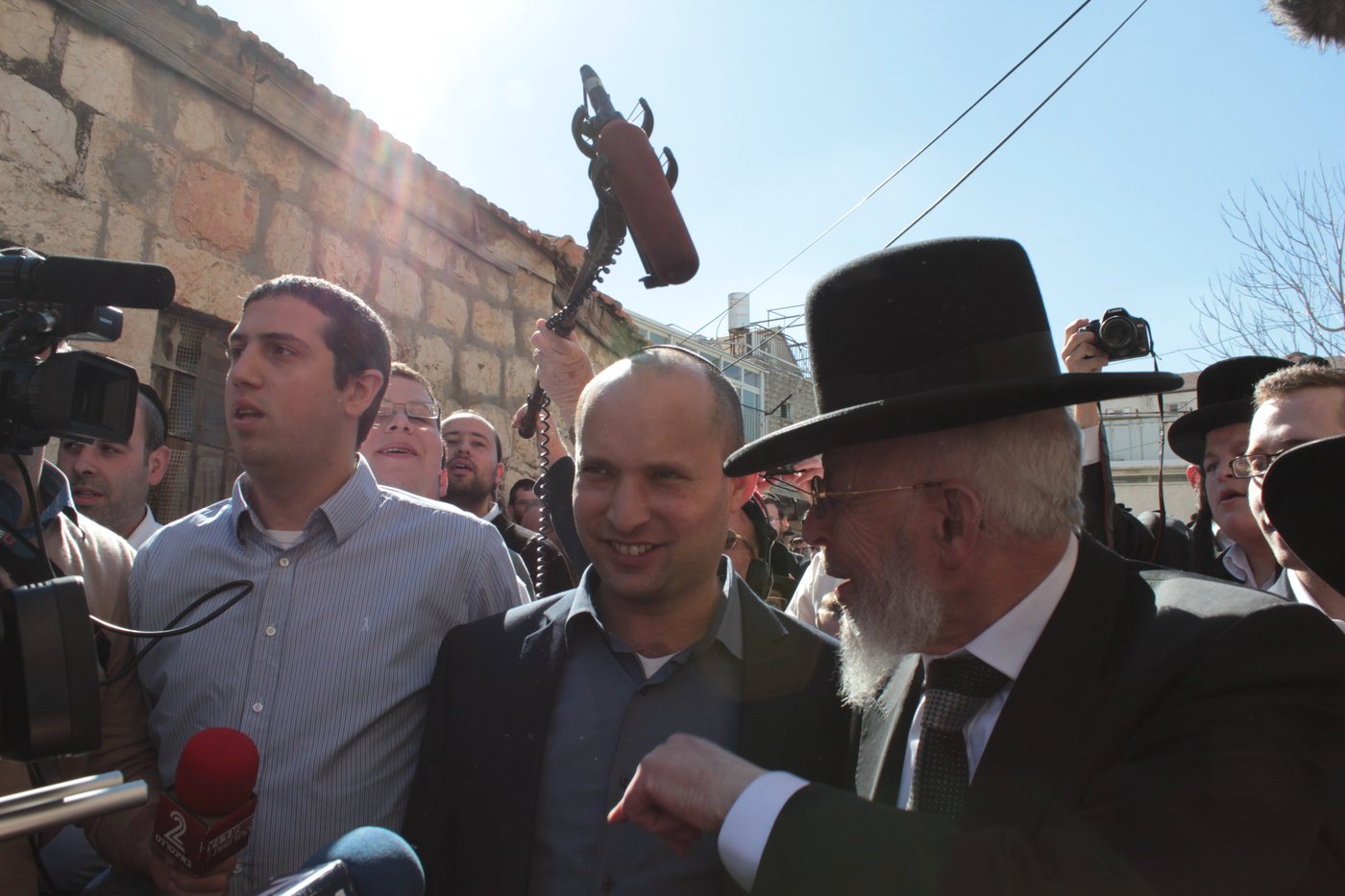 נפתלי בנט בביקור מיוחד בישיבת מיר • גלריה