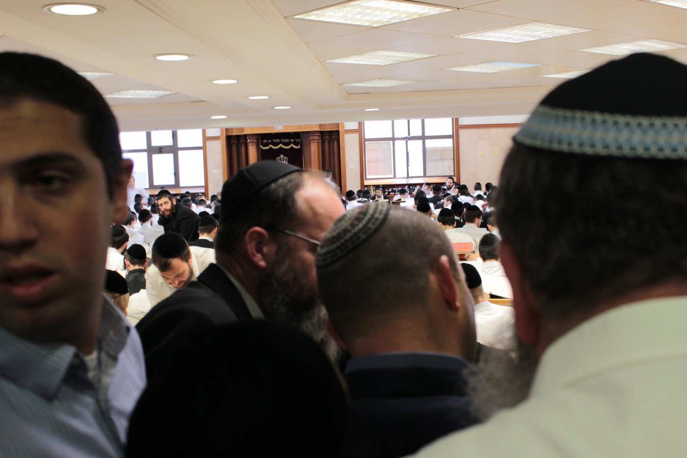נפתלי בנט בביקור מיוחד בישיבת מיר • גלריה