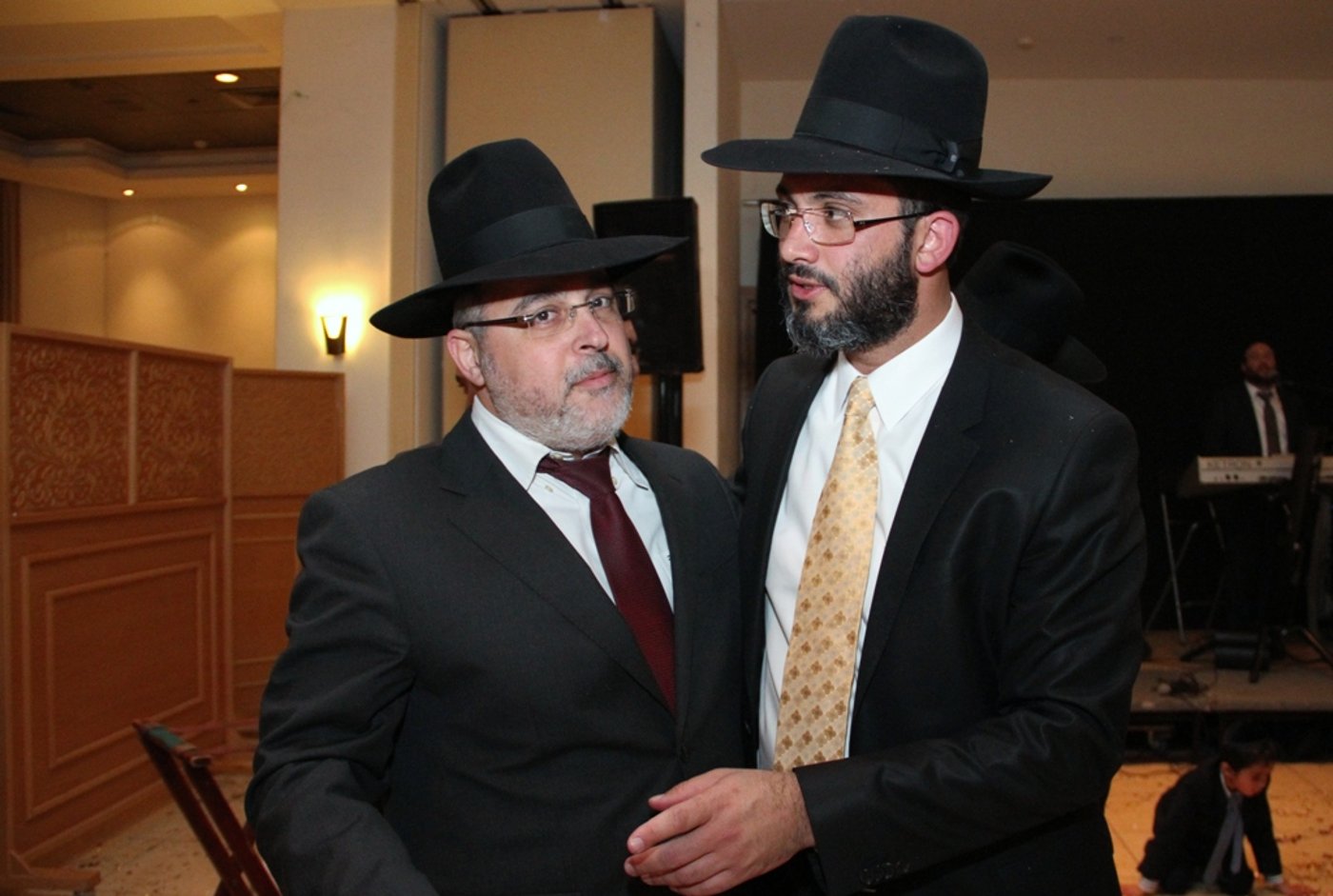 צפו: בכירי ש"ס חגגו עם המנכ"ל, נתי לסרי