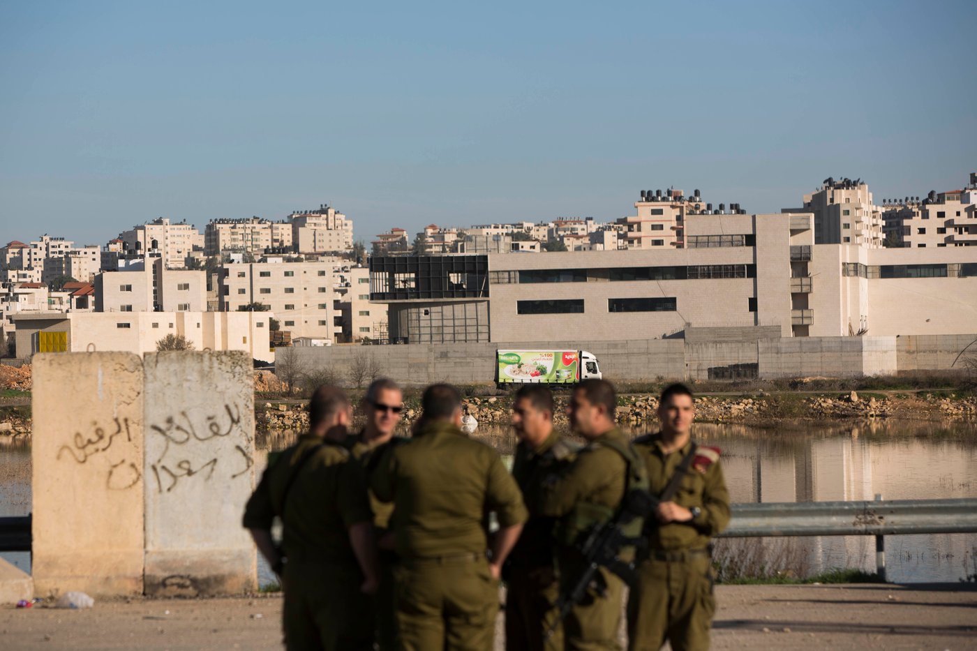 תיעוד: הרמטכ"ל גנץ ביקר במוקדי העימות עם הפלסטינים
