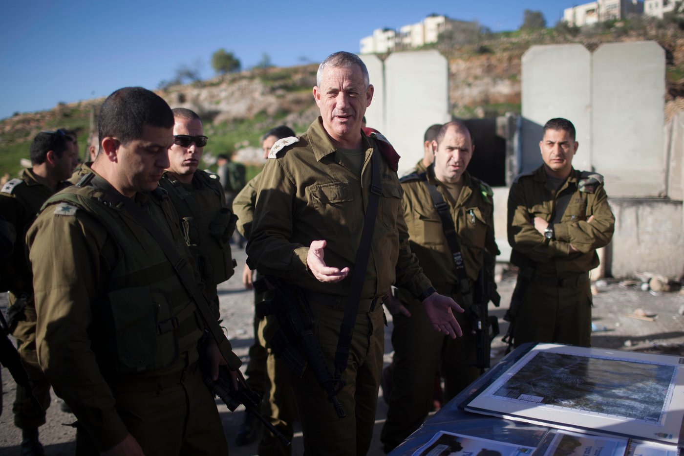 תיעוד: הרמטכ"ל גנץ ביקר במוקדי העימות עם הפלסטינים