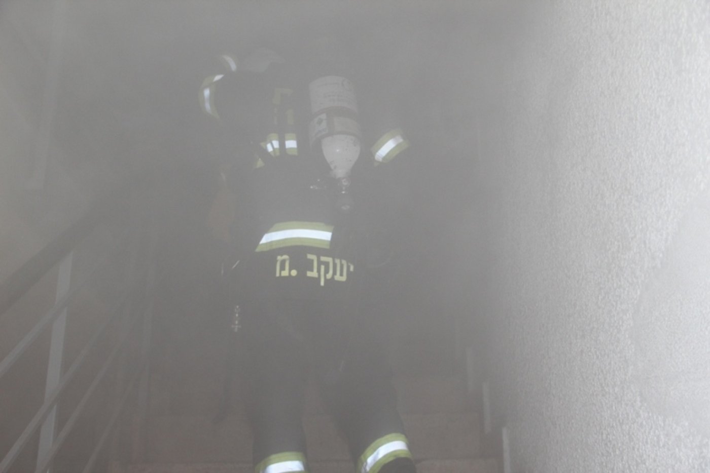 צפו: הבית נשרף, תמונת הרב לא נפגעה