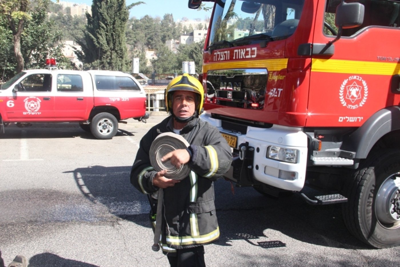צפו: הבית נשרף, תמונת הרב לא נפגעה