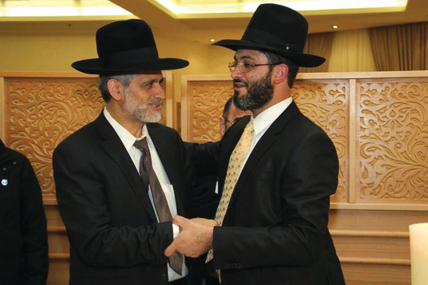 אלי ישי מאחל מזל-טוב לנתי לסרי