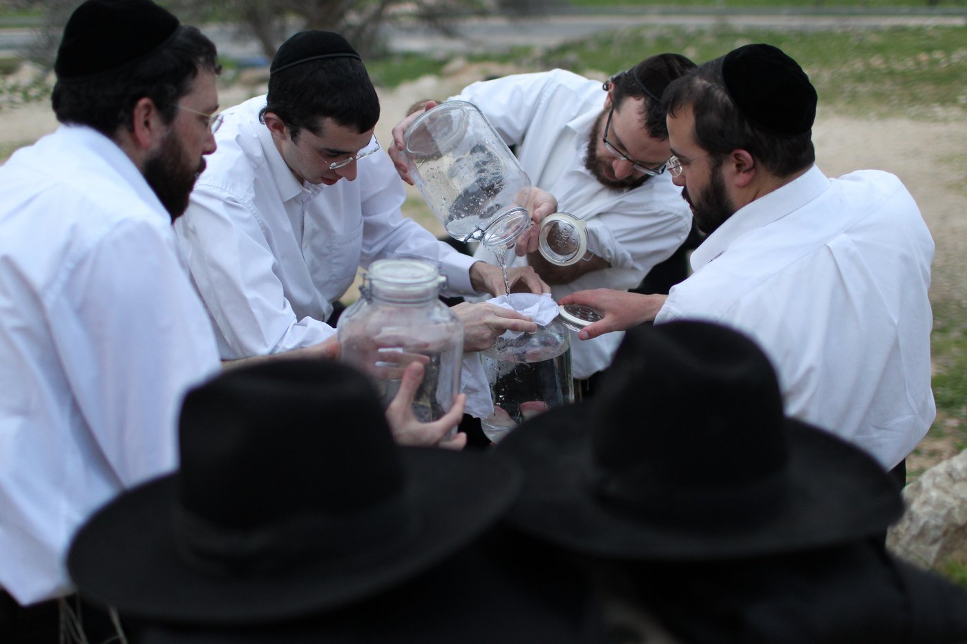 תיעוד מיוחד: שאיבת "מים שלנו" לקראת חג הפסח