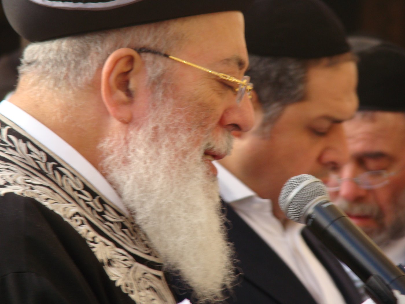 צפו: תפילה לרפואת הרב יוסף