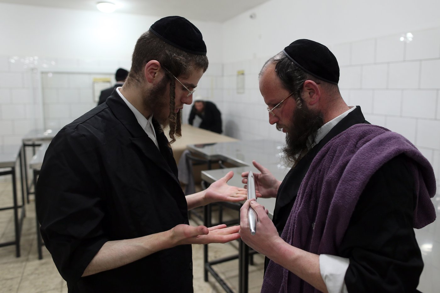 כך אופים מצות בהידור • גלריה