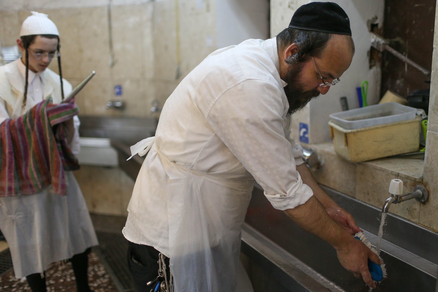 כך אופים מצות בהידור • גלריה
