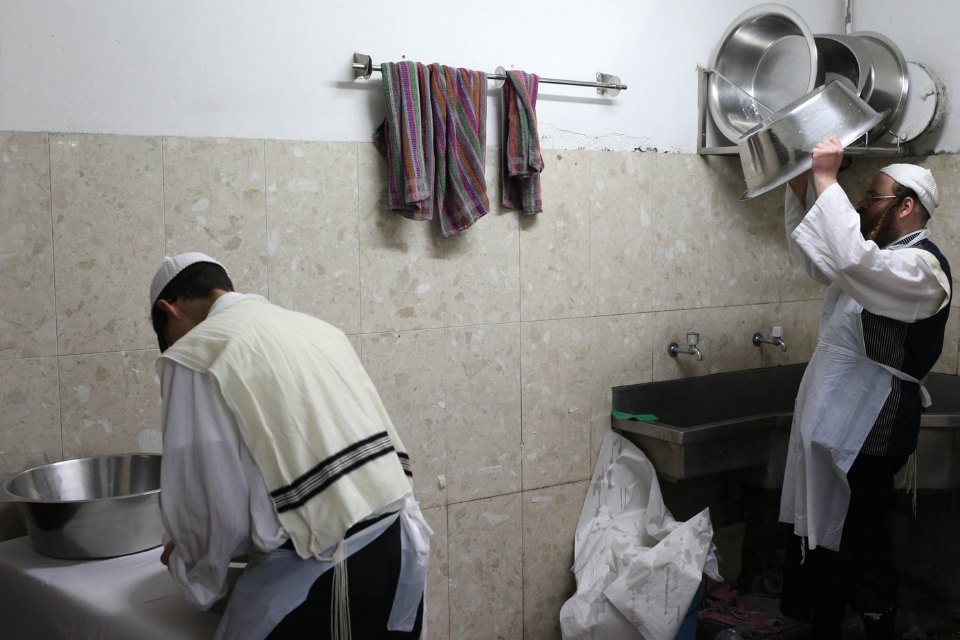 כך אופים מצות בהידור • גלריה
