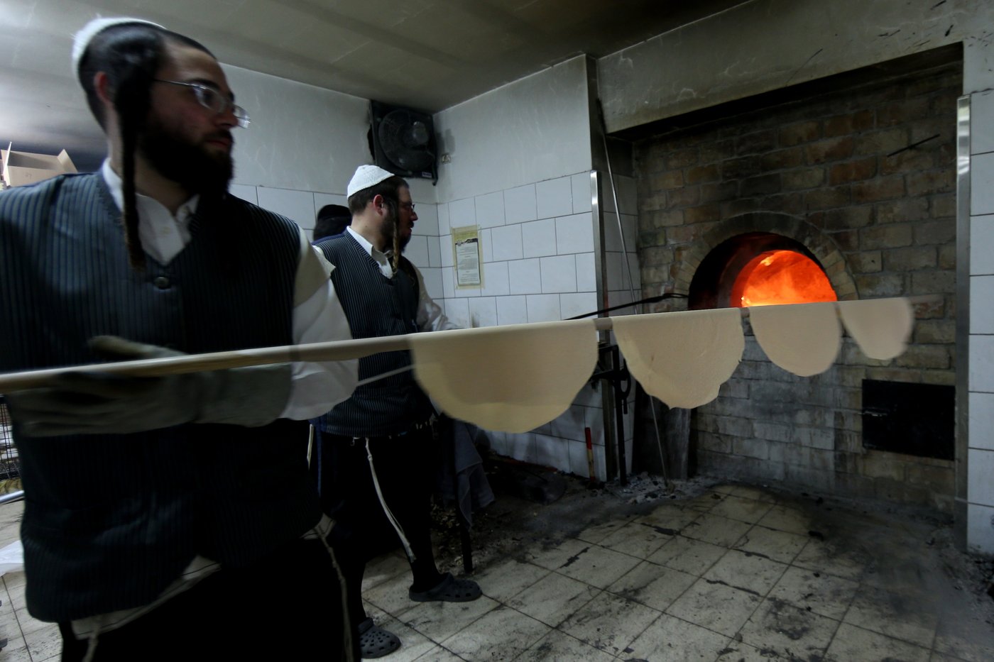 כך אופים מצות בהידור • גלריה