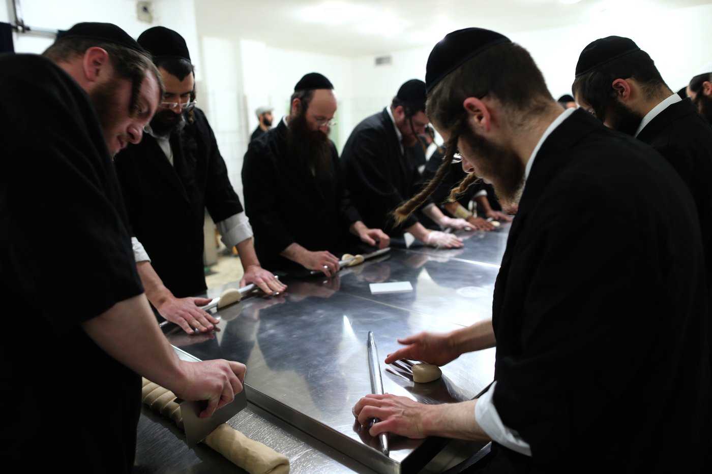 כך אופים מצות בהידור • גלריה