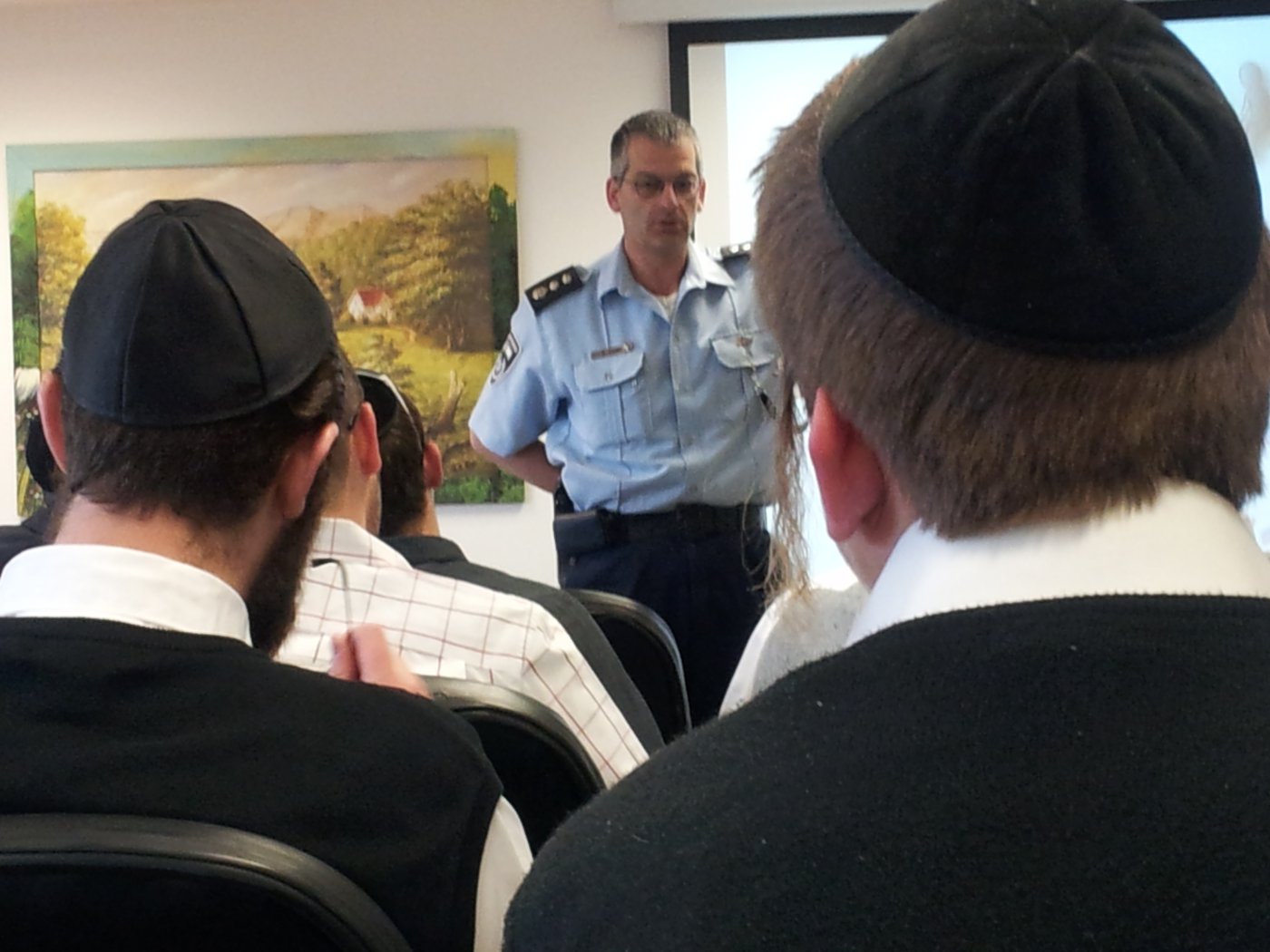 עשרות חרדים השתתפו באירוע הסברתי של שילוב חרדים במשטרה
