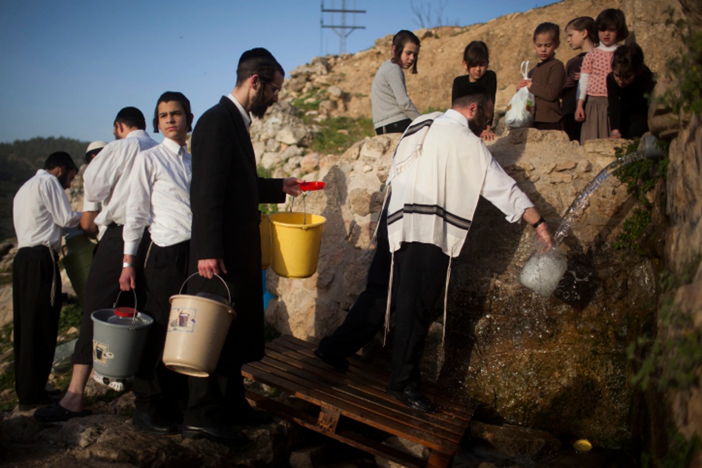 תיעוד ערב חג: שאיבת מים שלנו