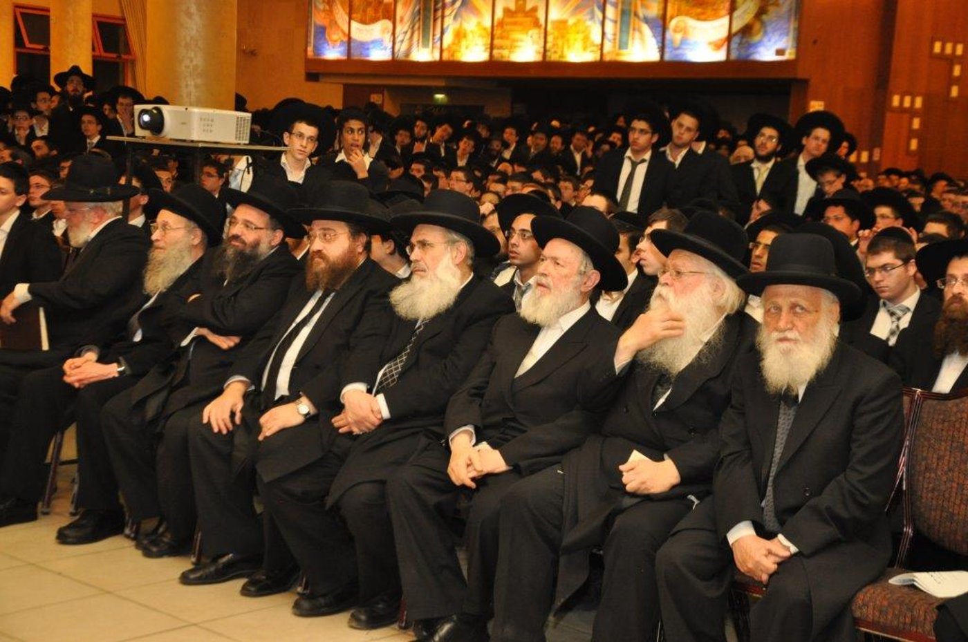 הרב שטיינמן זעק: "רוצים להחריב את עולם התורה"