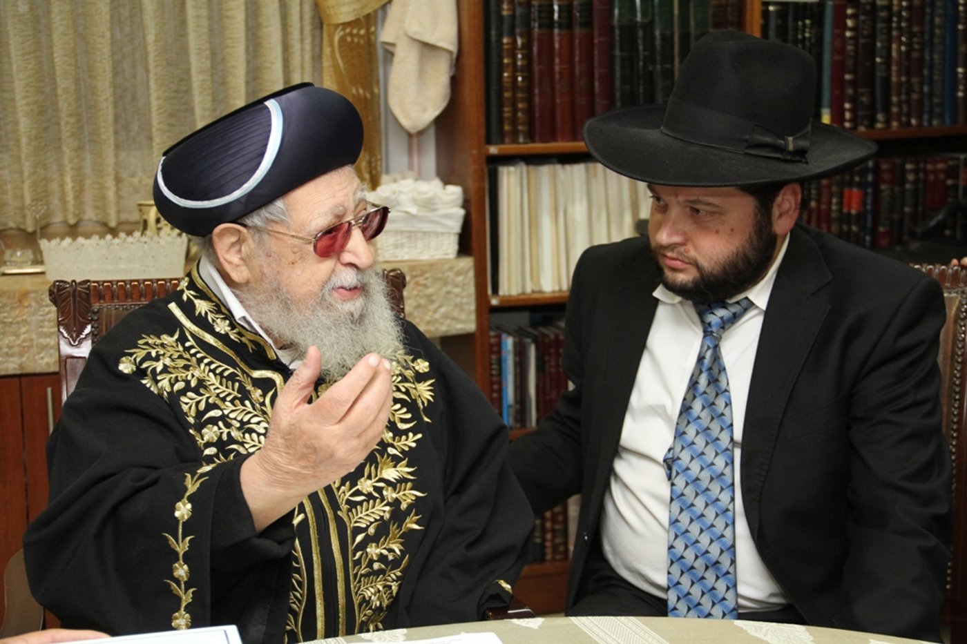 צפו: אנשי 'יום ליום' עלו לבית הרב עובדיה יוסף