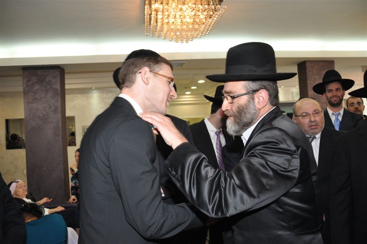 משה גפני מאחל "תזכה לגדלו"