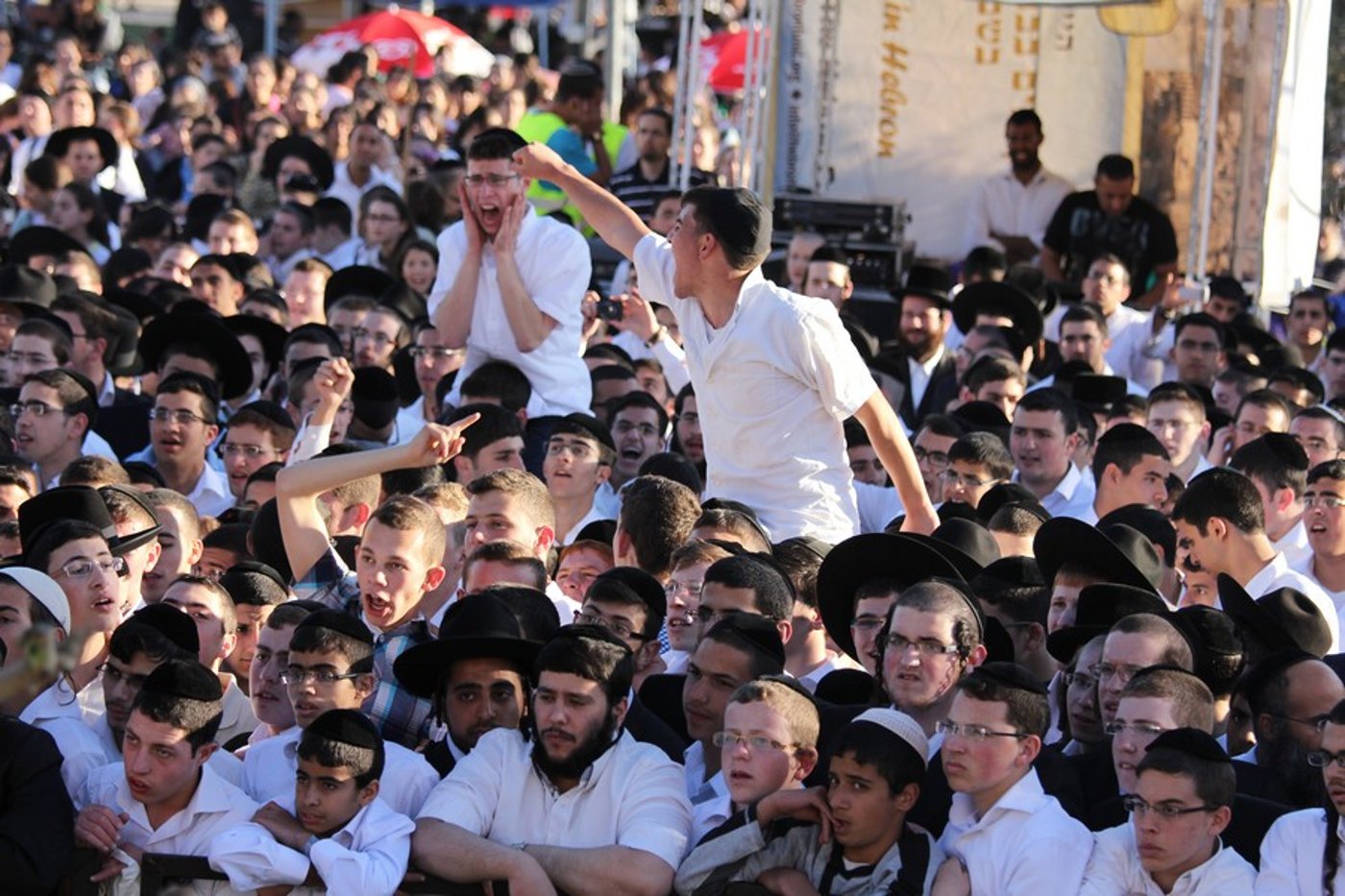למעלה מ-50,000 איש עלו לחברון בחג הפסח • גלריה