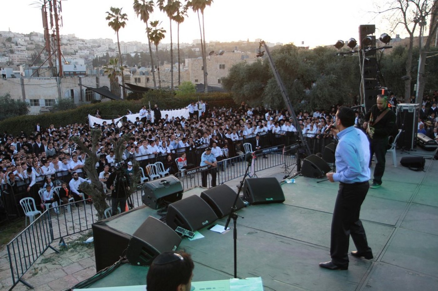 למעלה מ-50,000 איש עלו לחברון בחג הפסח • גלריה