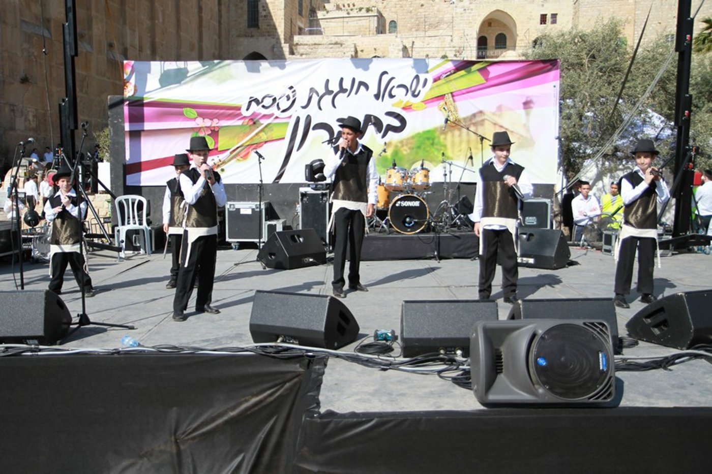 למעלה מ-50,000 איש עלו לחברון בחג הפסח • גלריה