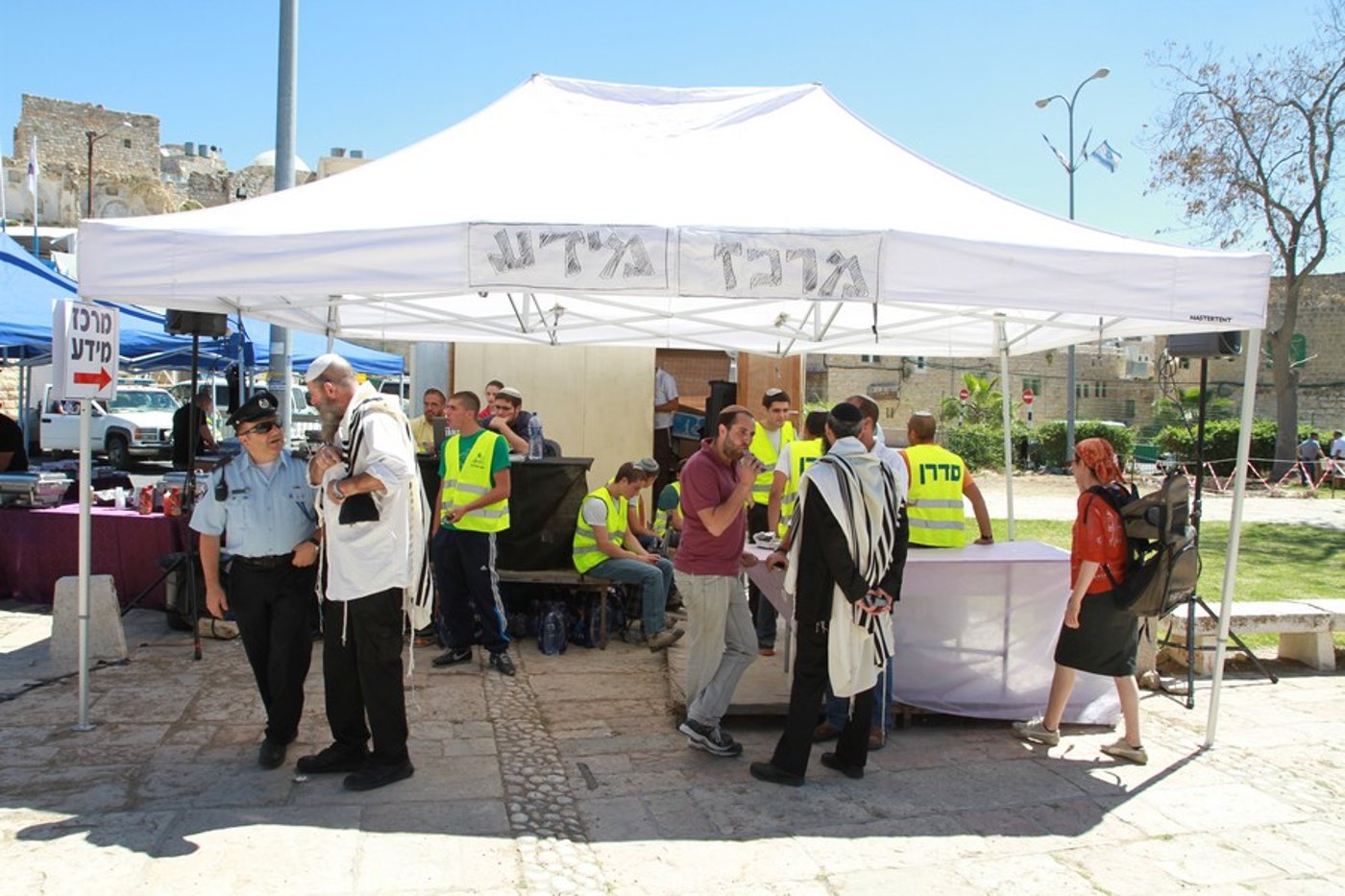 למעלה מ-50,000 איש עלו לחברון בחג הפסח • גלריה
