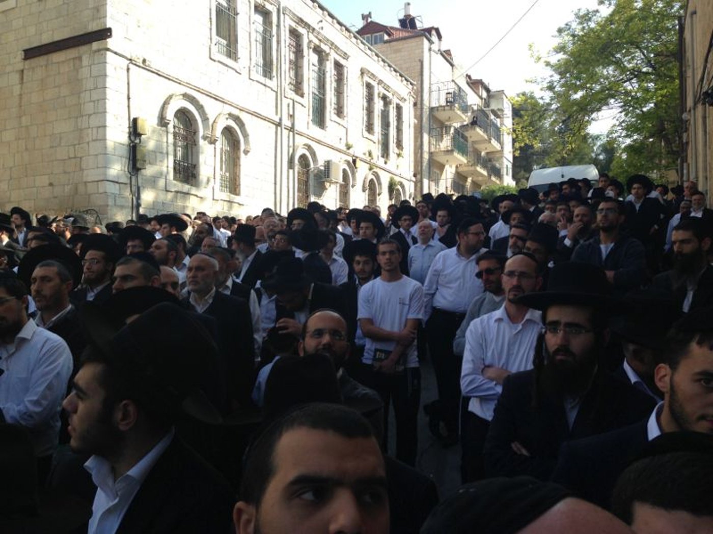 וכל בית ישראל יבכו: המונים בהלווית הגאון הרב יעקב יוסף זצ"ל