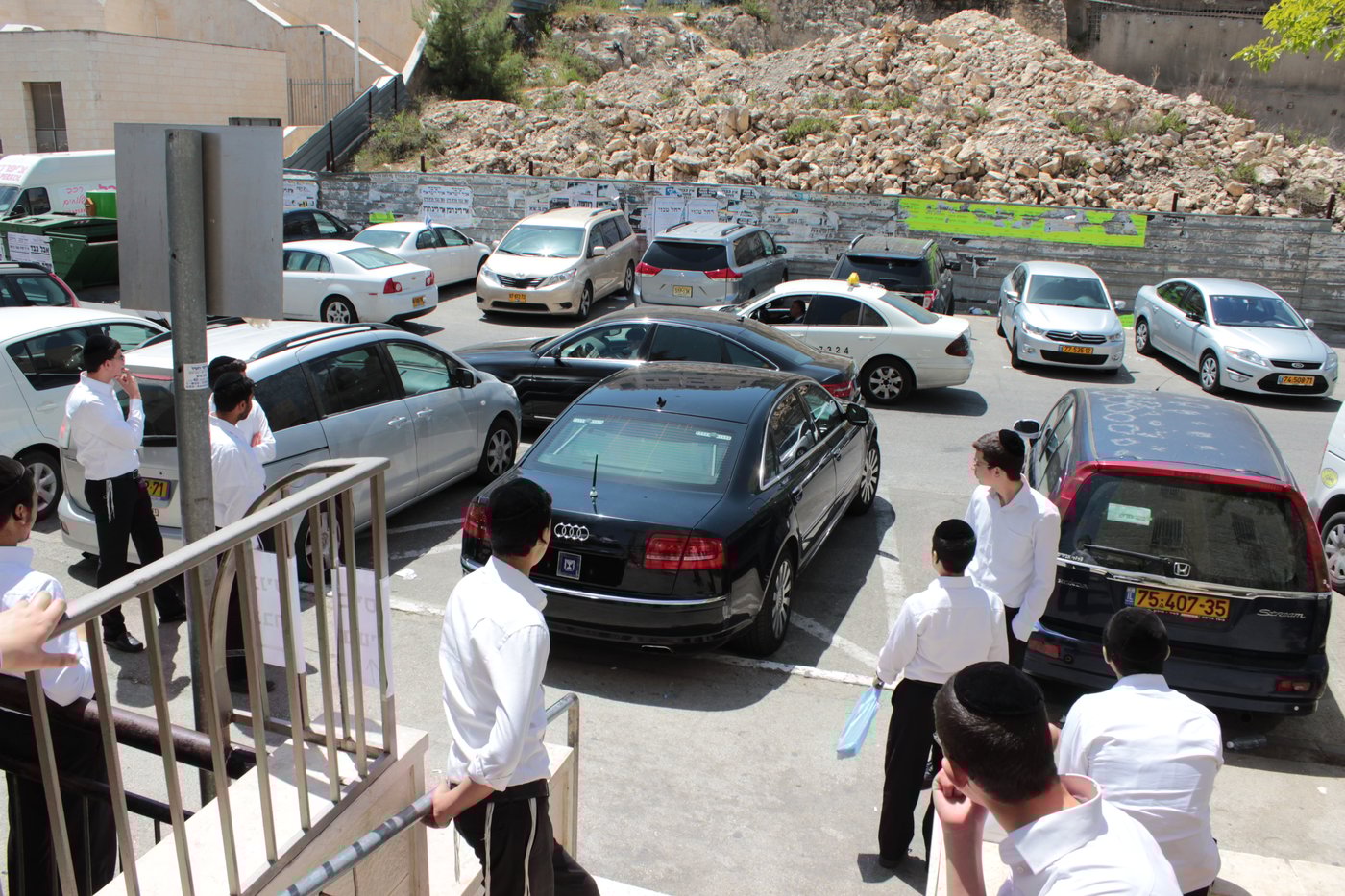 מנחמים את מרן הגר"ע יוסף • תיעוד מתוך הבית